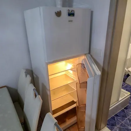 Rocky Apartment Vir