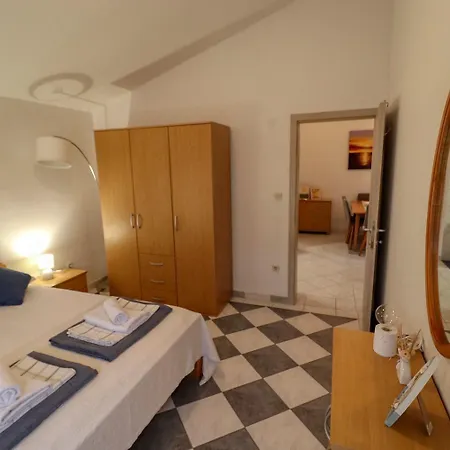 Apartment Rocky Vir