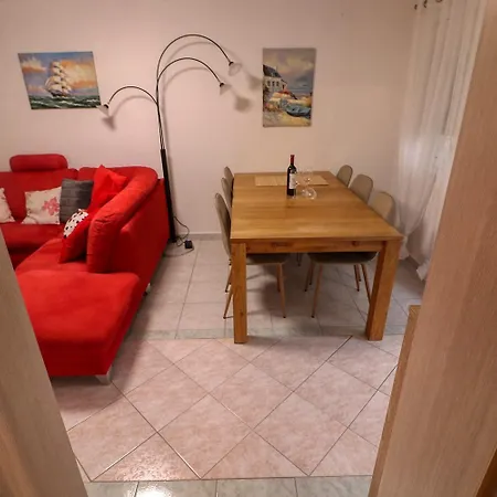 Apartment Rocky