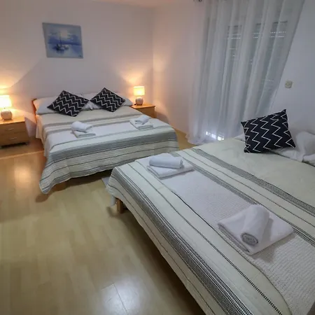 Apartment Rocky Vir