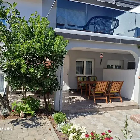 Apartment Rocky Vir